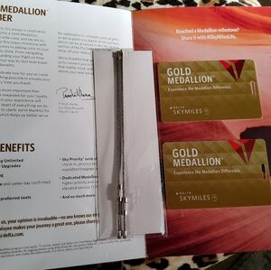 DELTA AIR GOLD MEDALLION LUGGAGE TAGS (2)